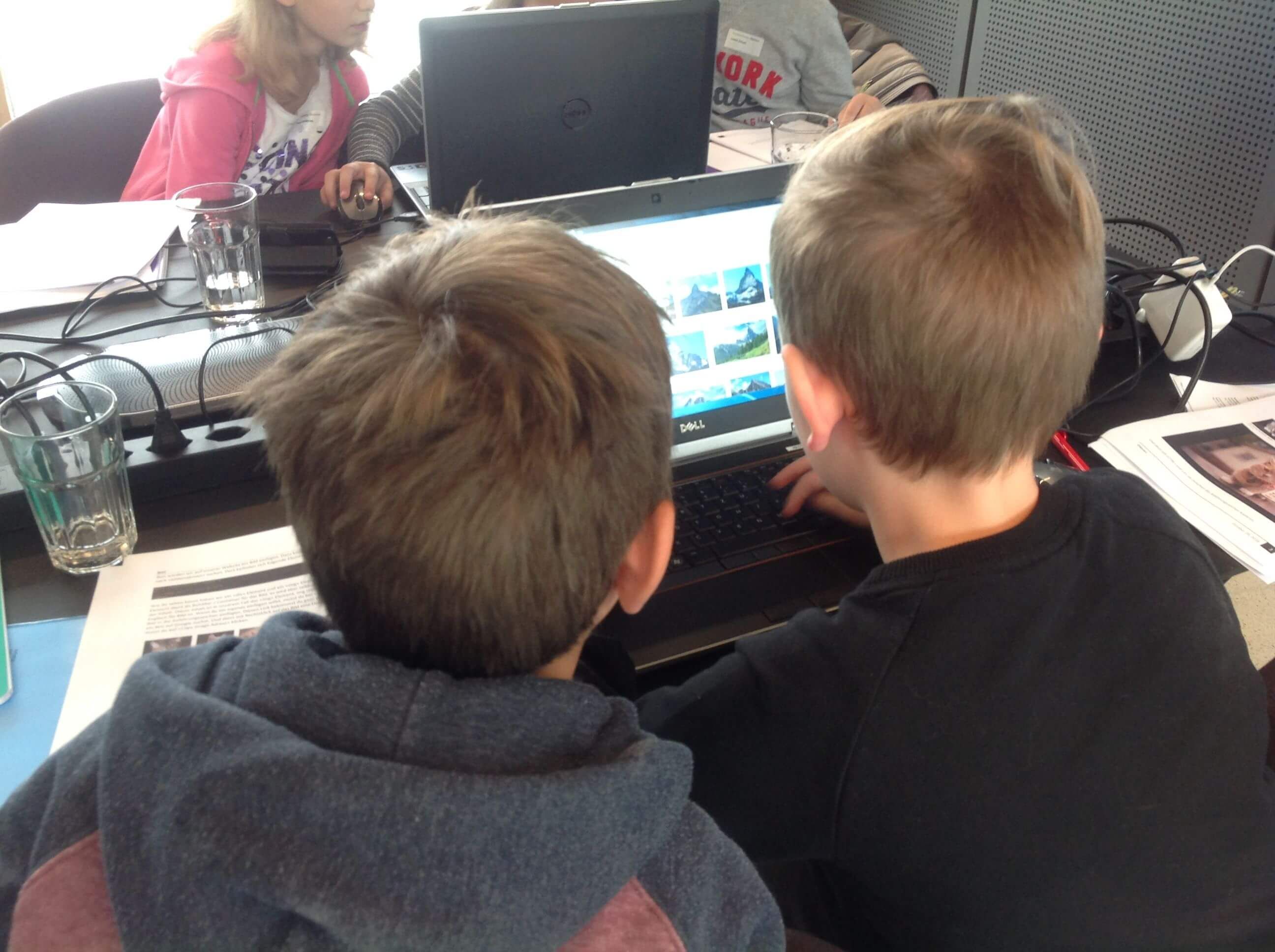 Schüler lernen spielerisch Programmieren bei Namics